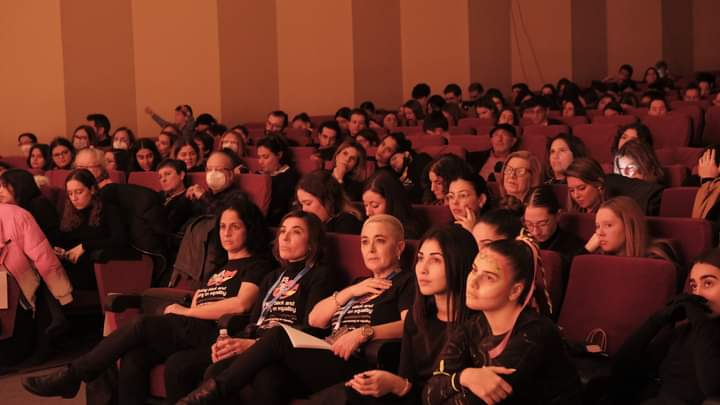 Public a Carlet